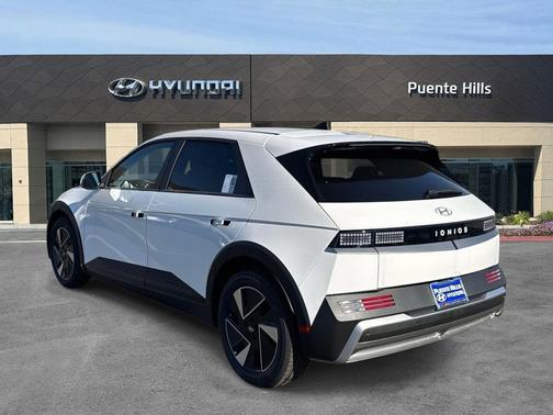 Atlas White 2026 Hyundai IONIQ 5 SEL