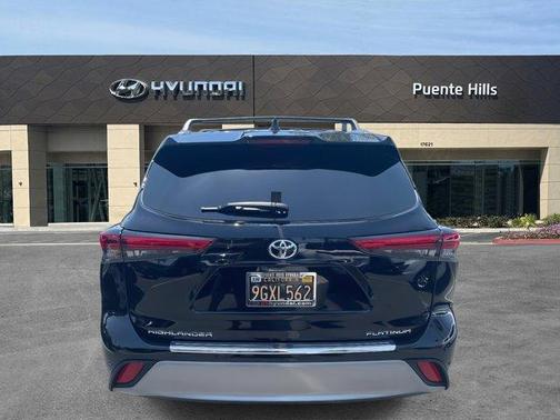 2023 Toyota Highlander Platinum