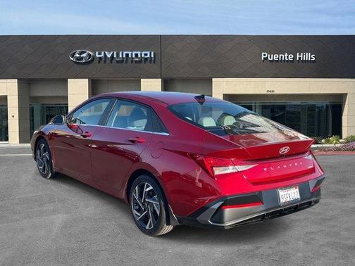 2025 Hyundai ELANTRA Limited