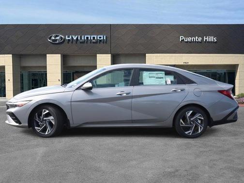 2025 Hyundai ELANTRA Limited