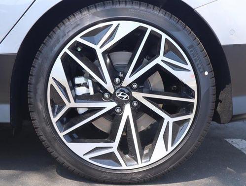 2025 Hyundai IONIQ 6 Limited