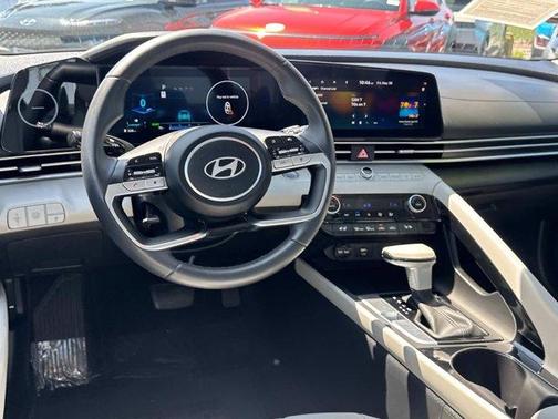 2024 Hyundai ELANTRA HEV Limited