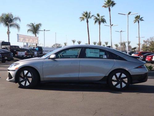 2025 Hyundai IONIQ 6 SE Standard Range