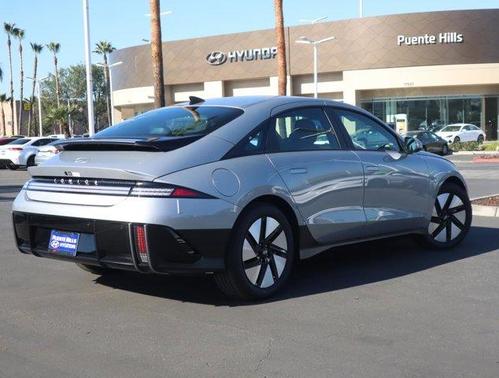 2025 Hyundai IONIQ 6 SE Standard Range