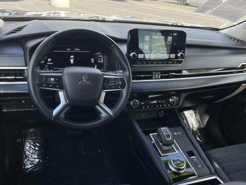 2023 Mitsubishi Outlander PHEV SE
