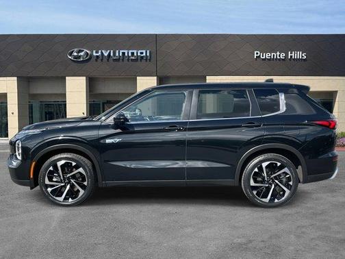 2023 Mitsubishi Outlander PHEV SE