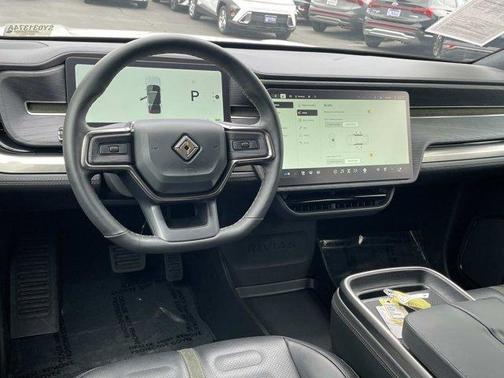 2025 Rivian R1S Adventure