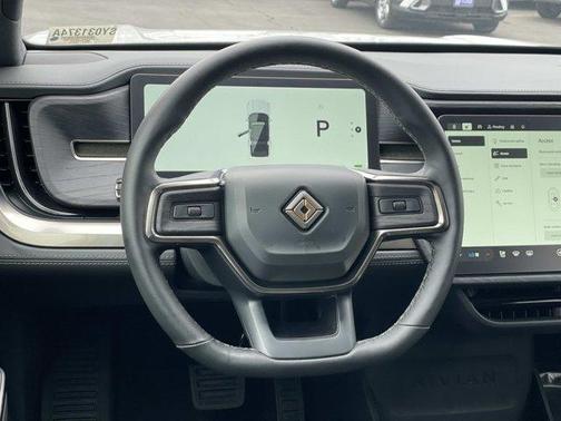 2025 Rivian R1S Adventure