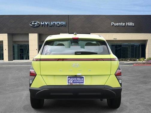 2025 Hyundai KONA SE