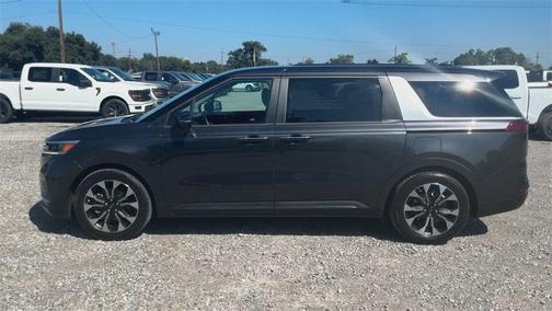 2023 Kia Carnival EX