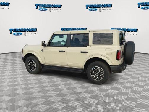 Desert Sand 2026 Ford Bronco Outer Banks