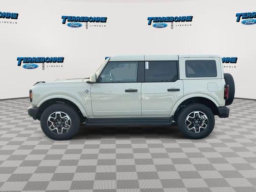 Desert Sand 2026 Ford Bronco Outer Banks