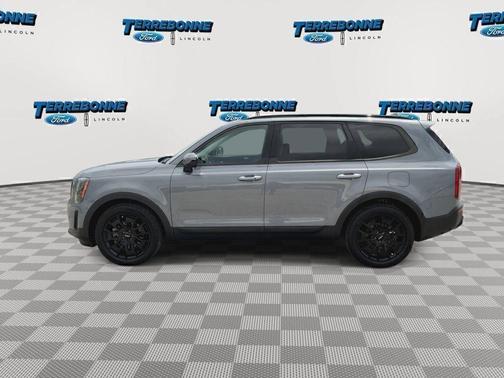 Everlasting Silver 2022 Kia Telluride SX