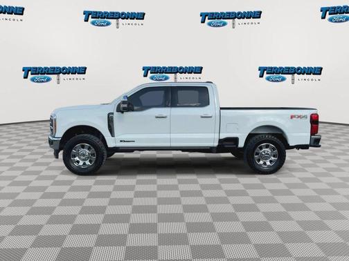 Oxford White 2023 Ford F-350 Lariat Super Duty