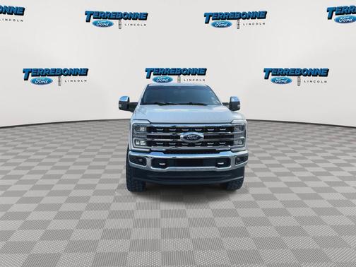 Oxford White 2023 Ford F-350 Lariat Super Duty