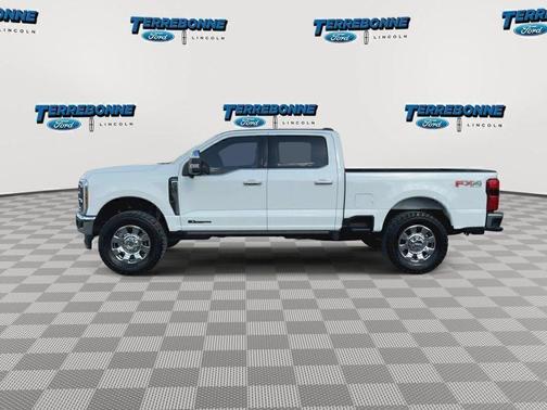 Oxford White 2023 Ford F-350 Lariat Super Duty