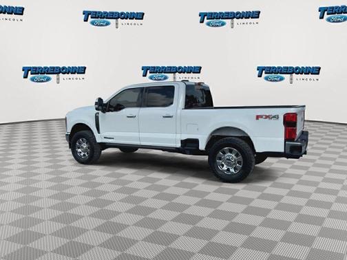 Oxford White 2023 Ford F-350 Lariat Super Duty