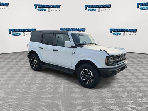 Oxford White 2026 Ford Bronco Outer Banks