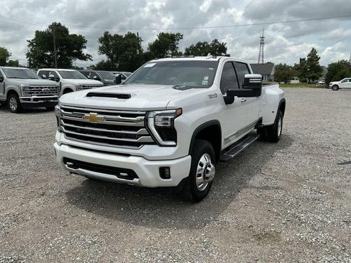 Iridescent Pearl Tricoat 2024 Chevrolet Silverado 3500 High Country