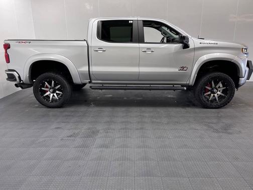 Photo 4 of 30 of 2019 Chevrolet Silverado 1500 RST