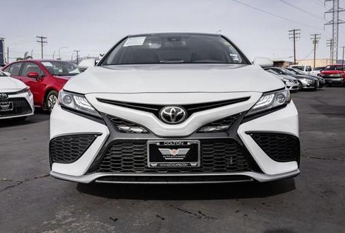 Photo 2 of 32 of 2022 Toyota Camry XSE
