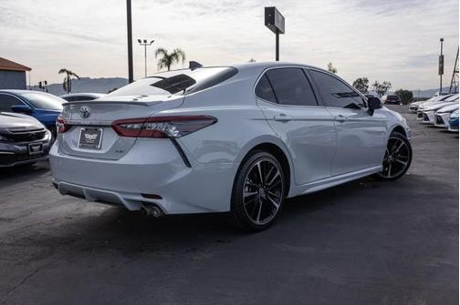 Photo 4 of 32 of 2022 Toyota Camry XSE