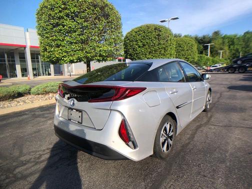 Classic Silver Metallic 2017 Toyota Prius Prime Advanced