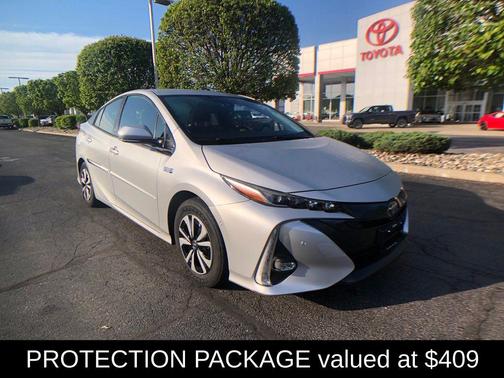 Classic Silver Metallic 2017 Toyota Prius Prime Advanced