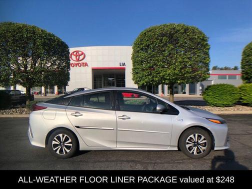 Classic Silver Metallic 2017 Toyota Prius Prime Advanced