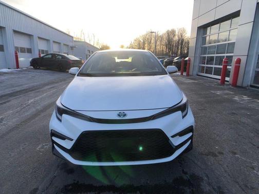 2024 Toyota Corolla Hybrid SE