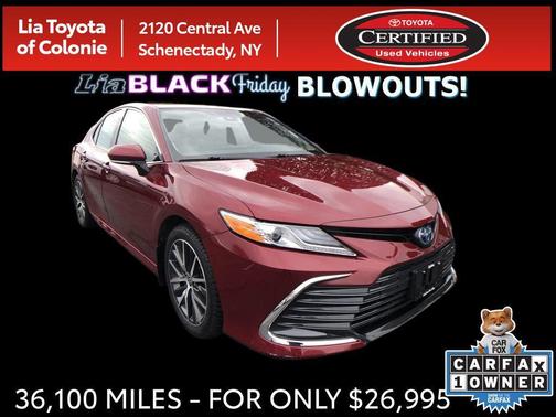 2022 Toyota Camry Hybrid XLE