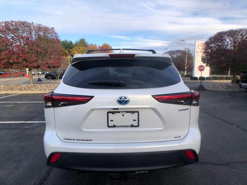 2023 Toyota Highlander Hybrid XLE