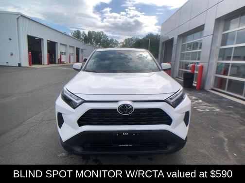 Ice Cap 2023 Toyota RAV4 LE