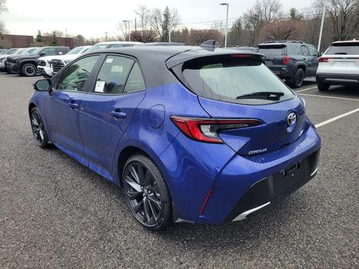 Blue Crush Metallic/Midnight Black Metallic 2026 Toyota Corolla XSE