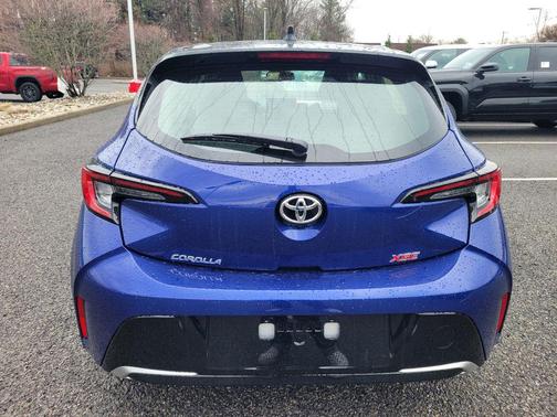 Blue Crush Metallic/Midnight Black Metallic 2026 Toyota Corolla XSE