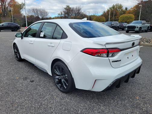 Ice Cap 2026 Toyota Corolla SE