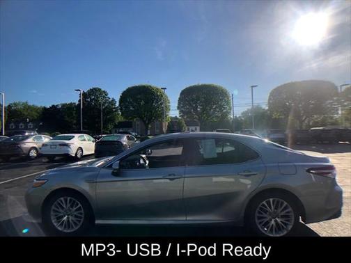 2020 Toyota Camry Hybrid XLE