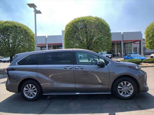 2024 Toyota Sienna XLE 7 Passenger