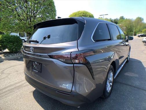 2024 Toyota Sienna XLE 7 Passenger