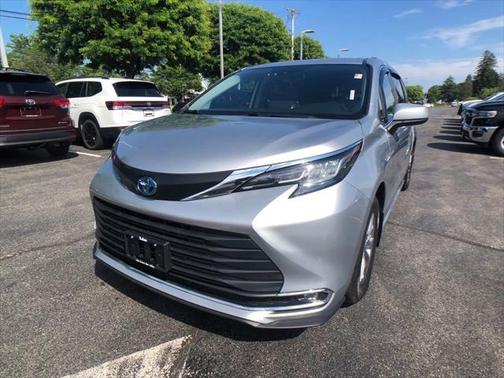 2022 Toyota Sienna XLE 7 Passenger