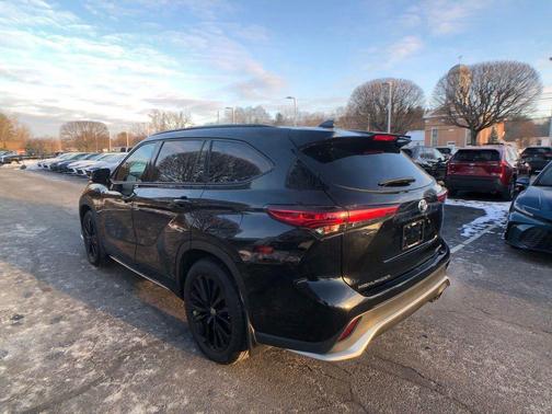 2023 Toyota Highlander XSE