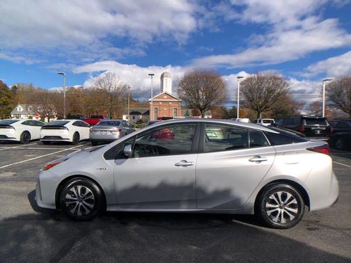 2021 Toyota Prius XLE