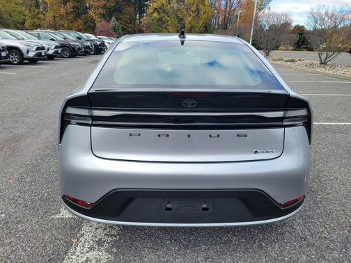 2026 Toyota Prius Plug-In Hybrid SE