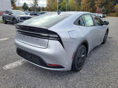 2026 Toyota Prius Plug-In Hybrid SE