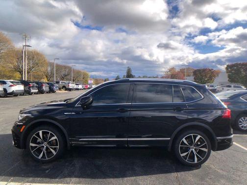 2022 Volkswagen Tiguan 2.0T SEL R-Line 4MOTION