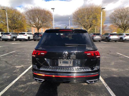 2022 Volkswagen Tiguan 2.0T SEL R-Line 4MOTION