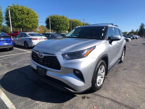 2022 Toyota Highlander Hybrid LE
