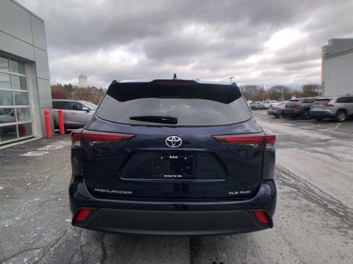 2024 Toyota Highlander XLE