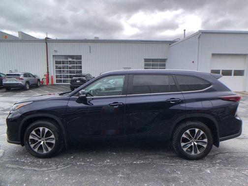 2024 Toyota Highlander XLE