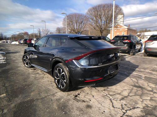 2022 Kia EV6 Wind